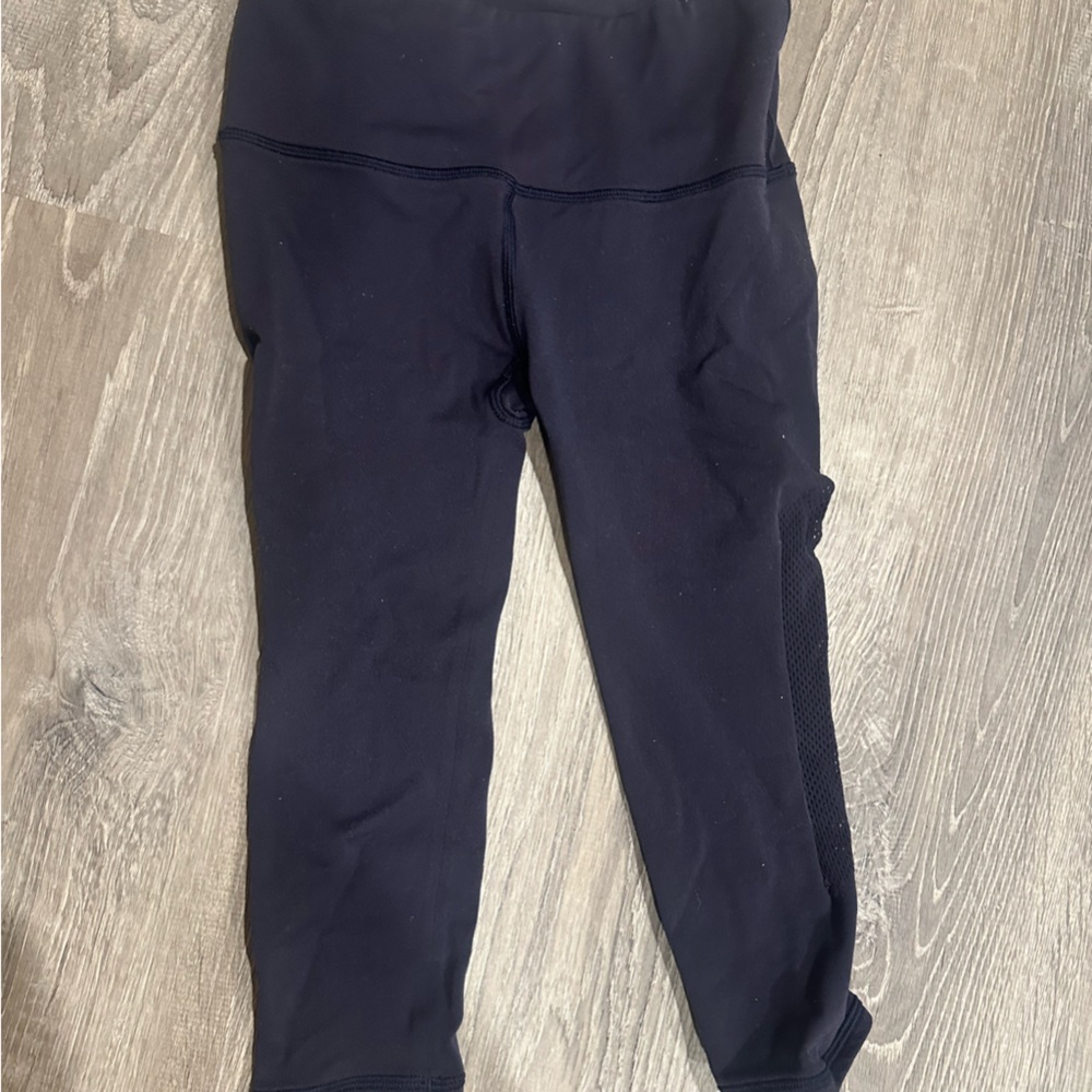 Lululemon navy cropped leggings with mesh sides